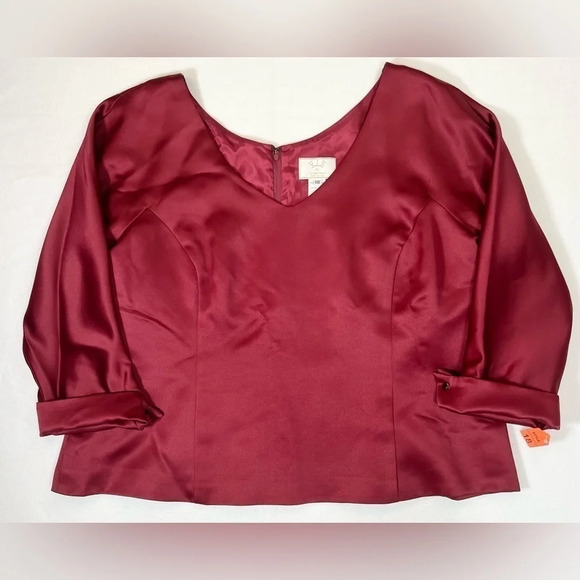 VIE BY VICTORIA ROYAL Women’s VINTAGE Cuffed Sleeve V‎ Neck Burgundy Top 18 - Picture 4 of 16